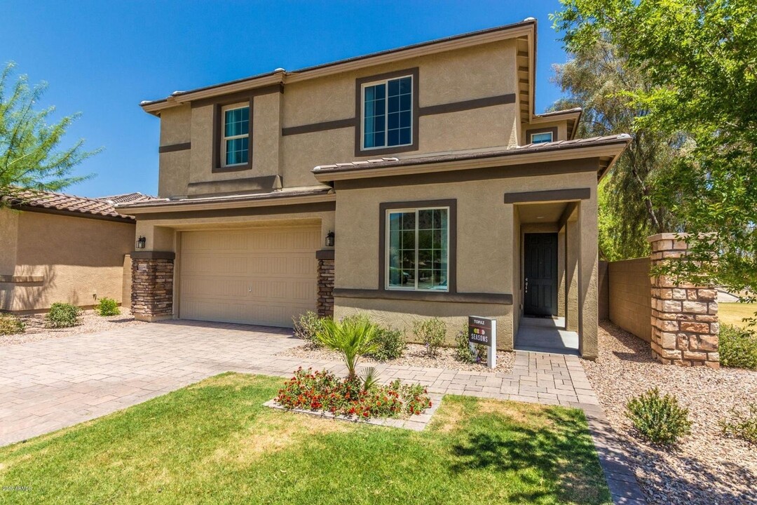 33343 N Mildred Ln in San Tan Valley, AZ - Foto de edificio