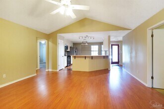 2009 Coral St in Pensacola, FL - Building Photo - Building Photo