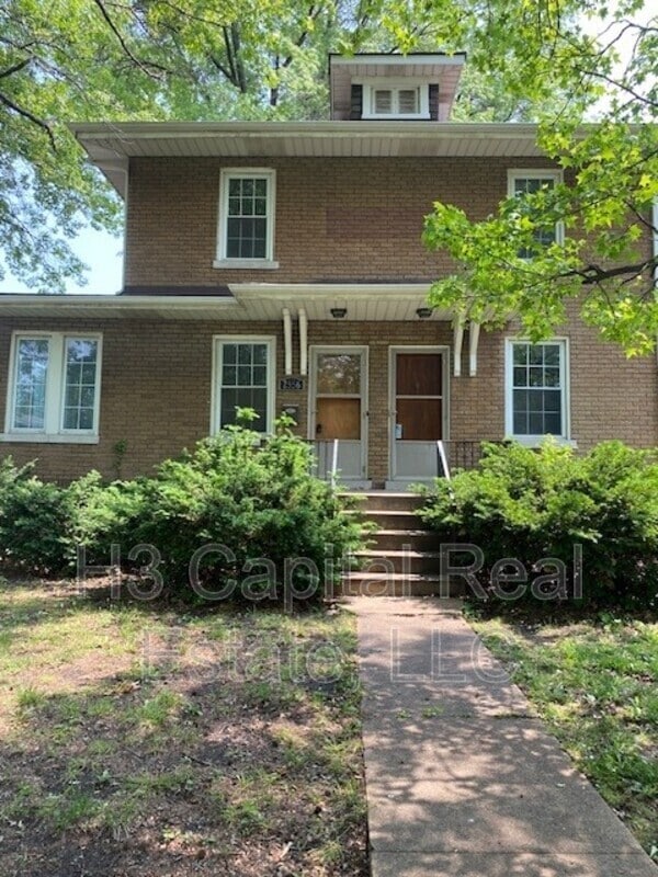 property at 2556 Edison Ave