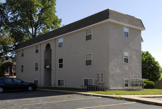 Edgewood Apartments in Independence, MO - Building Photo - Building Photo