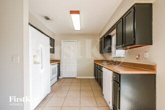 3208 Buckland St in Deltona, FL - Foto de edificio - Building Photo