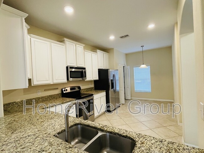 31247 Claridge Pl in Wesley Chapel, FL - Building Photo - Building Photo