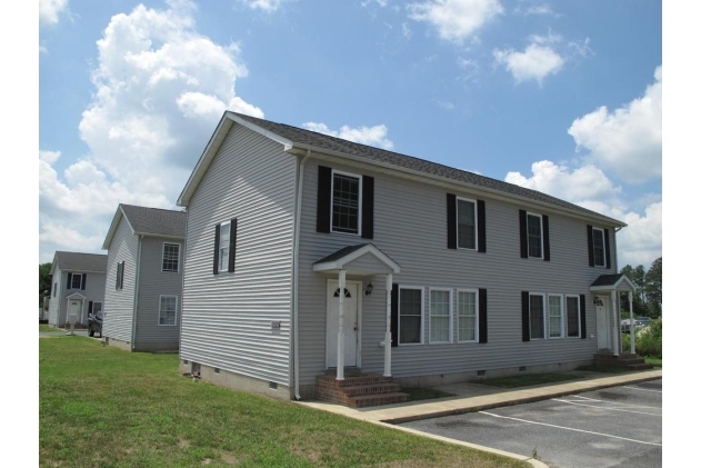 12380 Somerset Ave in Princess Anne, MD - Building Photo