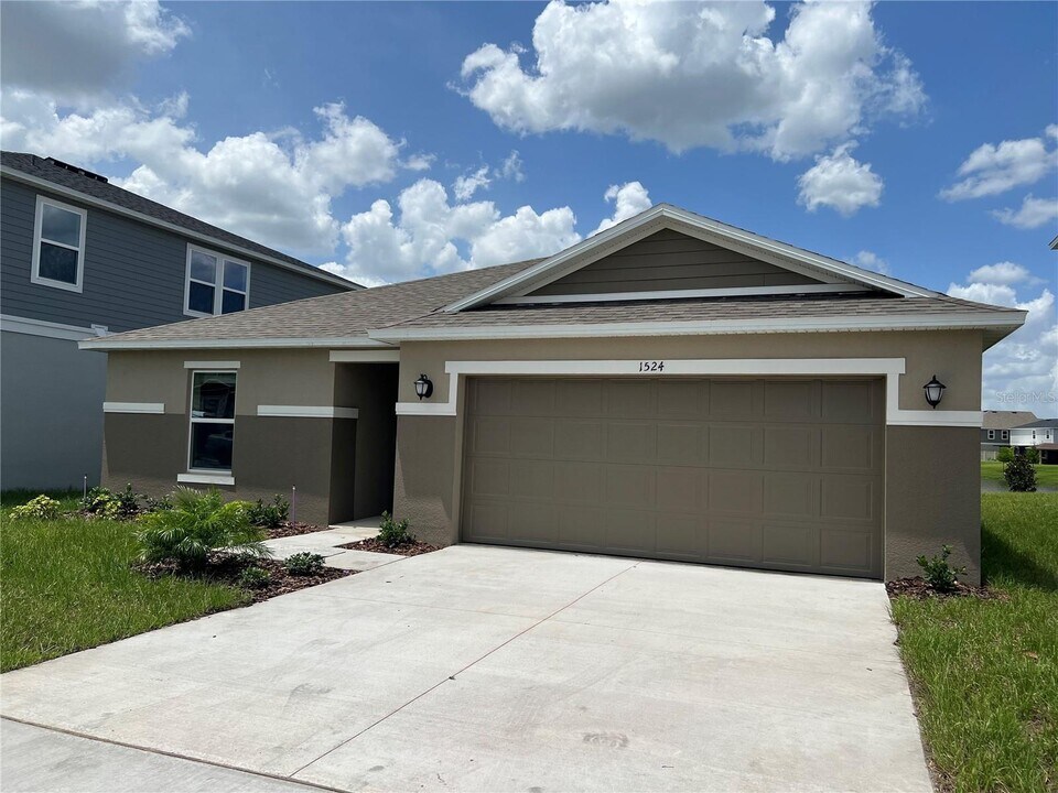 1524 Venice Ln in Davenport, FL - Building Photo