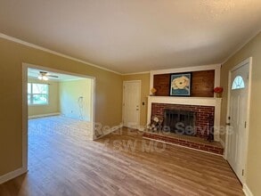 516 E Stanford St in Springfield, MO - Building Photo - Building Photo