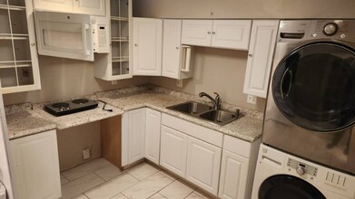 18501 Owl Run Way in Germantown, MD - Foto de edificio - Building Photo