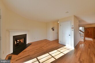 134 Yorkshire Way in Hatboro, PA - Building Photo - Building Photo