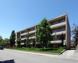 Ranleigh Manor in Toronto, ON - Building Photo - Building Photo