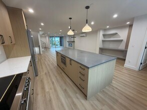 1720 Market St in Kirkland, WA - Building Photo - Building Photo