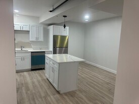 386 High St in Fall River, MA - Building Photo