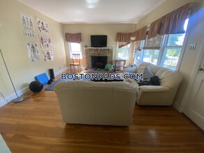 25 Harris Ave-Unit -1 in Wellesley, MA - Building Photo - Building Photo