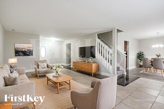 4252 Village Trace Dr in Indianapolis, IN - Foto de edificio - Building Photo