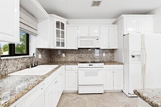 1260 N Riverside Dr in Pompano Beach, FL - Building Photo - Building Photo