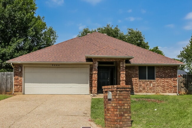 9004 Willoughby Ct