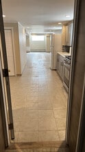 120 N LeClaire Ave, Unit G in Chicago, IL - Foto de edificio - Building Photo