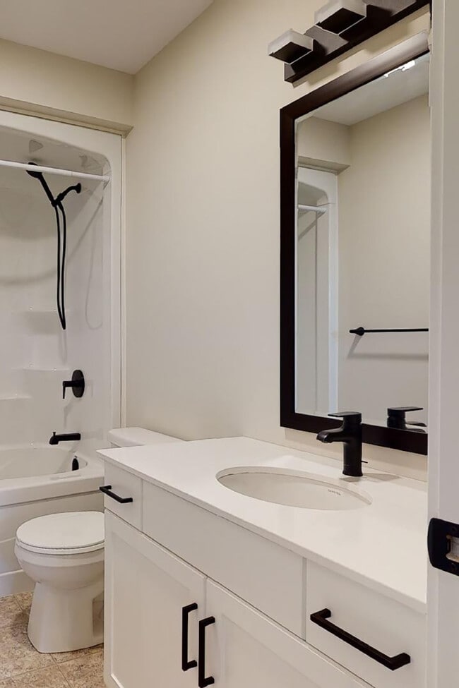 933 Taylor Ave in Winnipeg, MB - Building Photo - Building Photo