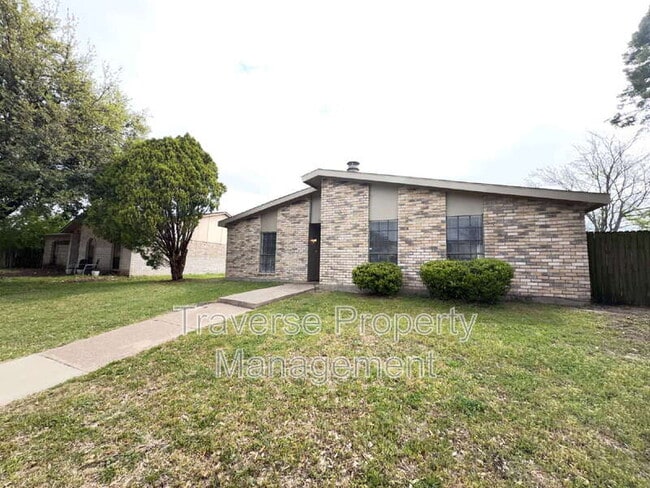 5217 Aberdean Trail in Grand Prairie, TX - Building Photo - Building Photo