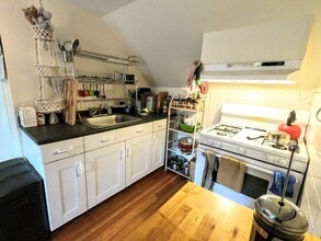 176 Poplar St in Boston, MA - Building Photo - Building Photo