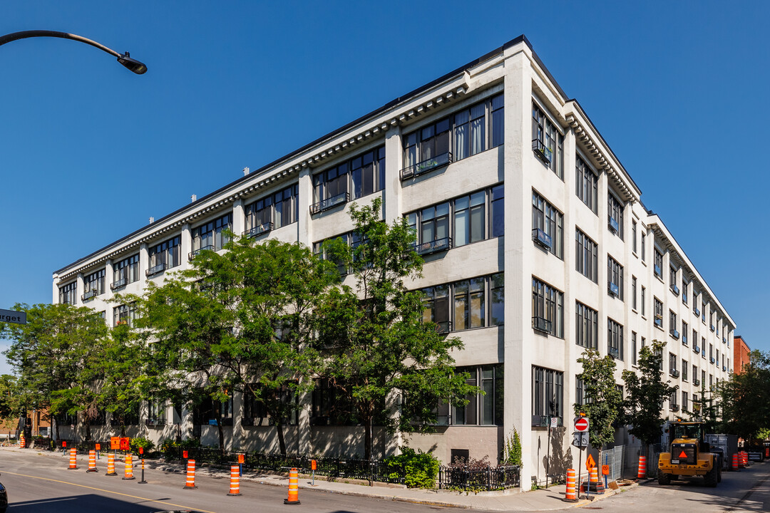 3600 Saint-Antoine Rue O in Montréal, QC - Building Photo