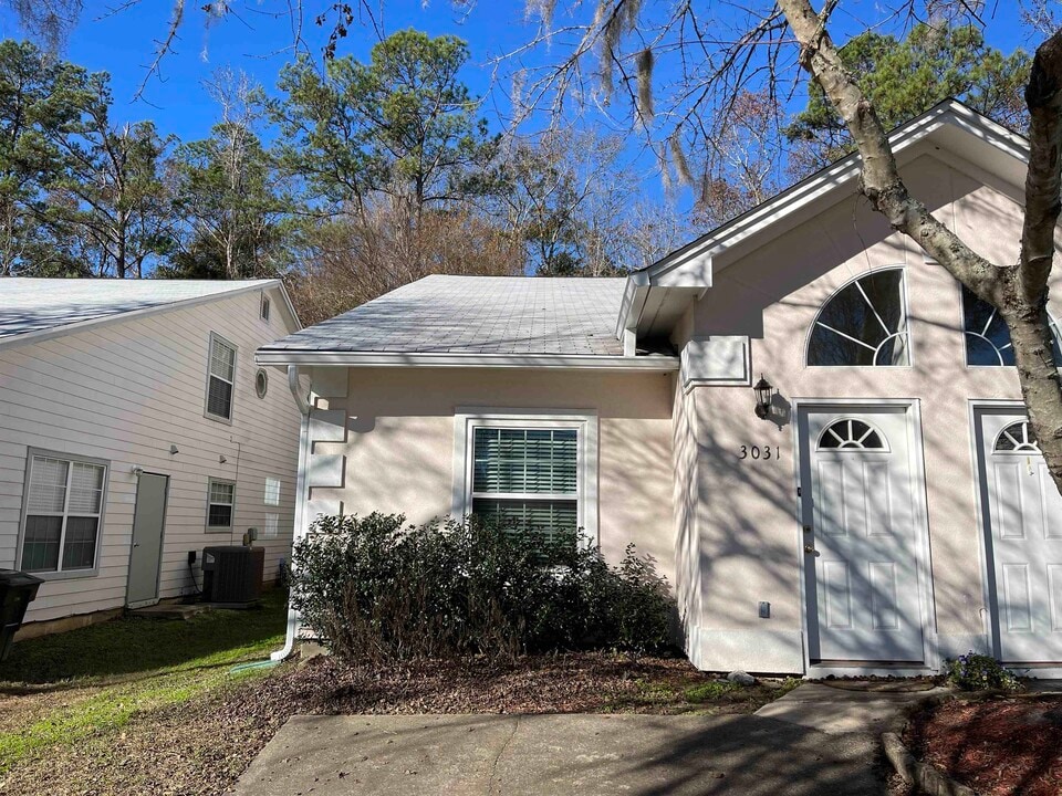 3031 Royal Palm Way in Tallahassee, FL - Building Photo