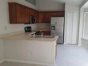 12194 SE 101st Ct in Belleview, FL - Foto de edificio - Building Photo