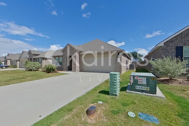 201 SANTIAGO COURT in Lafayette, LA - Building Photo - Building Photo