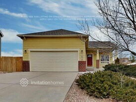 1044 Lindamood Dr in Fountain, CO - Building Photo