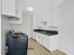 1026 Larch St. in Inglewood, CA - Building Photo - Building Photo