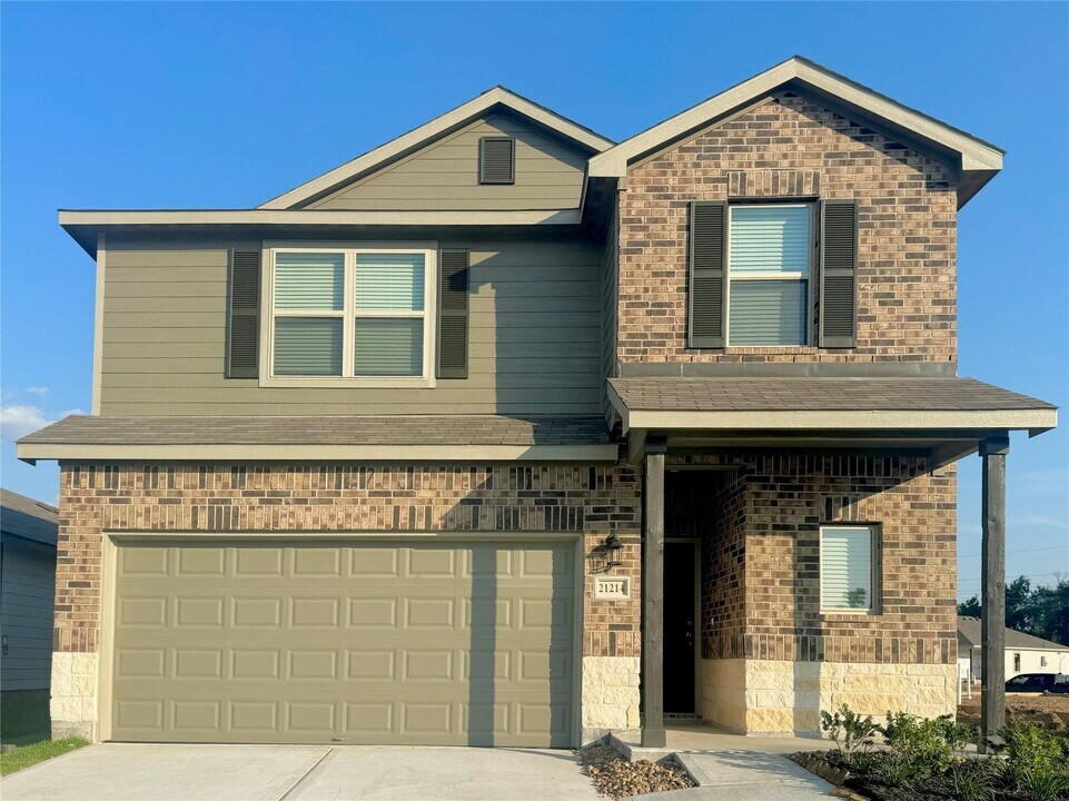 21214 Mem Vis Dr in Houston, TX - Building Photo