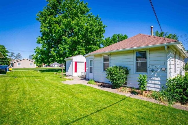 705 E 10th St in Washington, IA - Foto de edificio - Building Photo