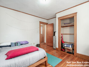 54 Upland Rd, Unit 2 in Somerville, MA - Building Photo - Building Photo