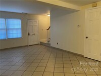 1228 Archdale Dr-Unit -D in Charlotte, NC - Building Photo - Building Photo