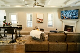 672 Rose Palm Ln in Atlanta, GA - Foto de edificio - Building Photo