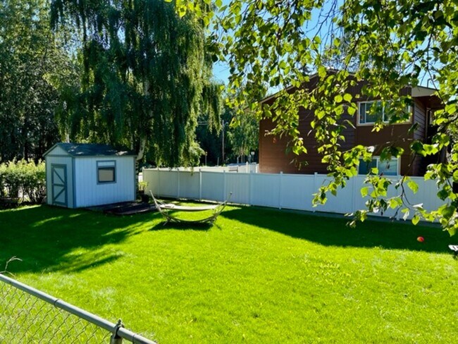 1618 E St in Anchorage, AK - Building Photo - Building Photo