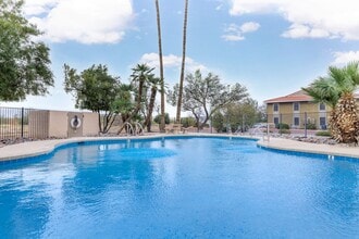 Williams Gateway Apartments in Gilbert, AZ - Building Photo - Building Photo