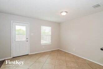 4545 Waterford Dr in Fort Worth, TX - Foto de edificio - Building Photo