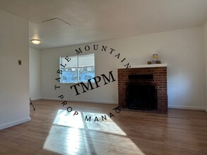 1295 Floral Ave in Oroville, CA - Building Photo - Building Photo