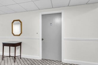 14 Lockwood Dr in Charleston, SC - Building Photo - Building Photo