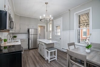 334 Penn Ave, Unit 1st Floor in West Reading, PA - Foto de edificio - Building Photo