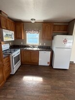 28 Horner Dr in Halfmoon, NY - Building Photo