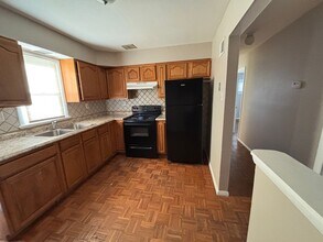 6118 Hancock Ave in Berkeley, MO - Building Photo - Building Photo