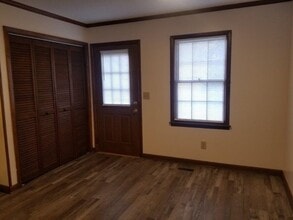 117-B E John St in Mount Olive, NC - Building Photo - Building Photo