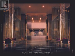 11 Yorkville Ave in Toronto, ON - Building Photo - Building Photo