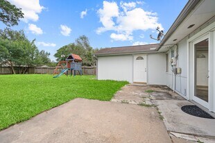 20027 Crazy Horse Cir in Katy, TX - Building Photo