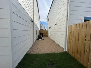 4418 Bora Bora Ln in Houston, TX - Building Photo - Building Photo