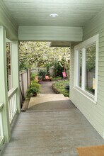 1411 NE 37th Ave-Unit -A in Portland, OR - Building Photo - Building Photo