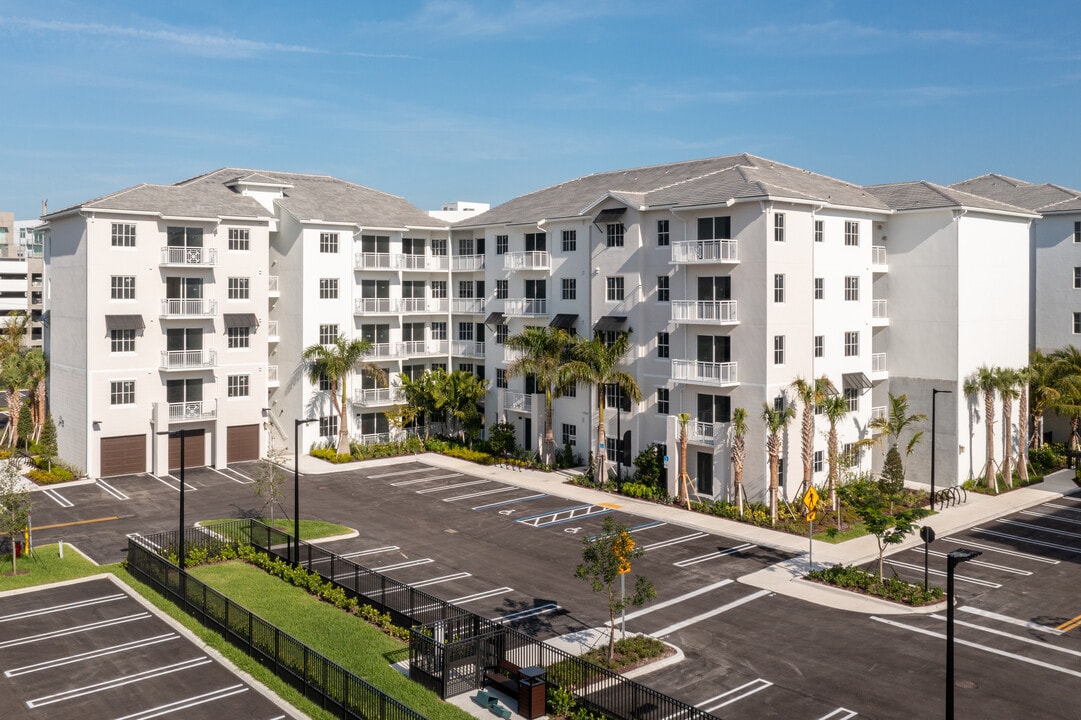 Vesada in Doral, FL - Building Photo