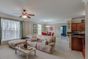 2310 Elliott Ave, Unit 122 in Nashville, TN - Building Photo