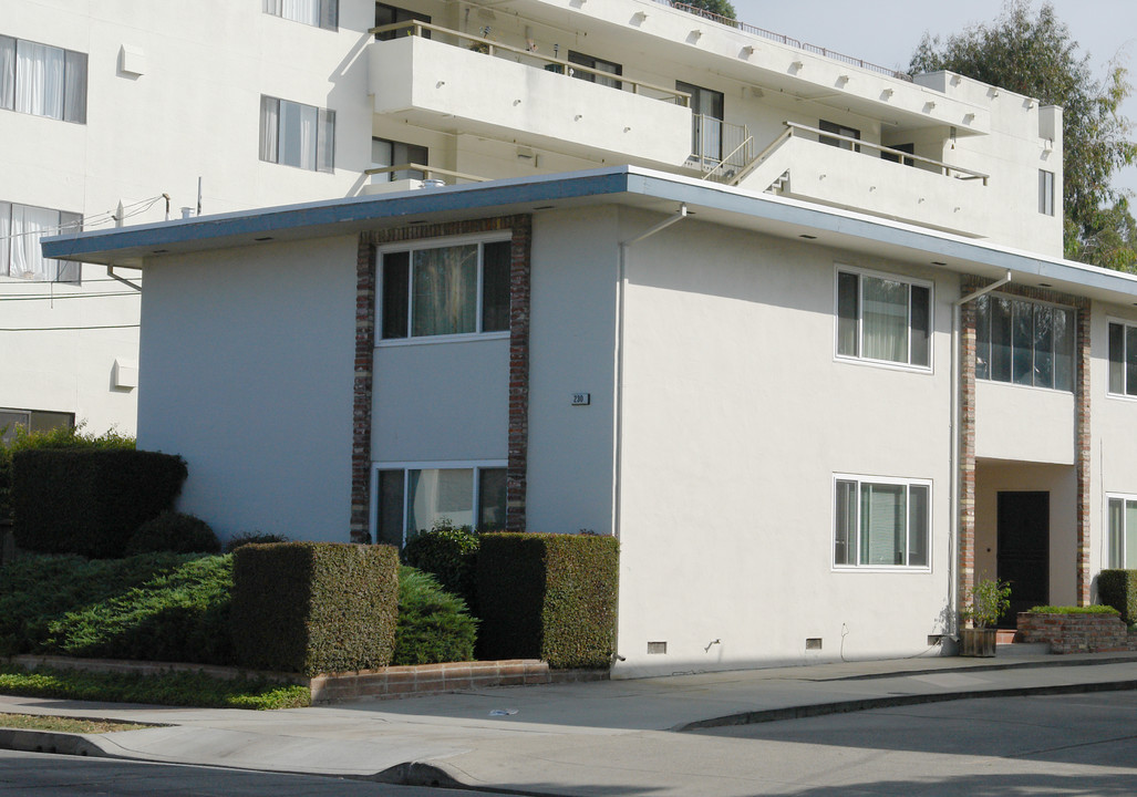 230 Myrtle Rd in Burlingame, CA - Foto de edificio