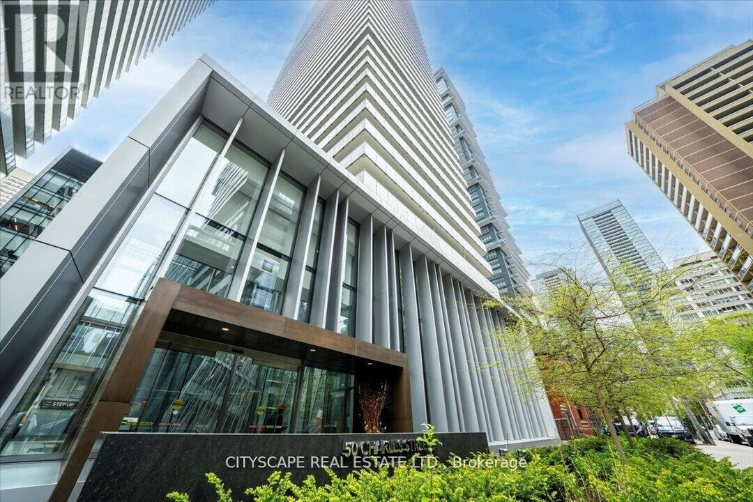 50-750 Charles St E in Toronto, ON - Building Photo
